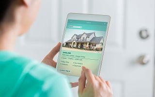 How Should Sellers Price Their Homes to Attract Buyers While Maximizing Value in Colorado?